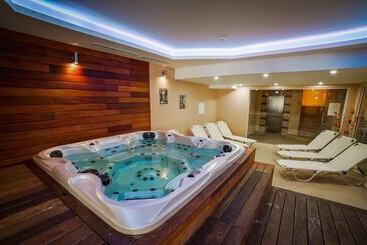 استراحتگاه Park Hotel And Spa Vella Hills