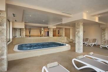 استراحتگاه Park Hotel And Spa Vella Hills