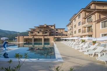 استراحتگاه Park Hotel And Spa Vella Hills