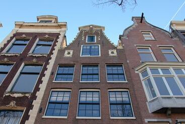 هتل Canal Suites Amsterdam
