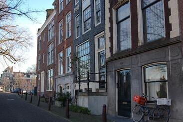 هتل Canal Suites Amsterdam