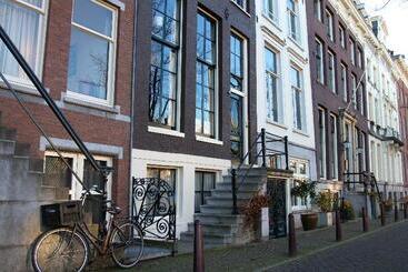 هتل Canal Suites Amsterdam