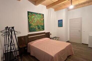 تختخواب و صبحانه Casa Vacanza Borgo Antico
