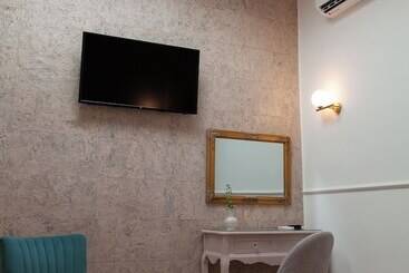تختخواب و صبحانه Via Polonia   Boutique Studios Corfu