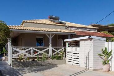 تختخواب و صبحانه Via Polonia   Boutique Studios Corfu