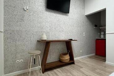 تختخواب و صبحانه Via Polonia   Boutique Studios Corfu
