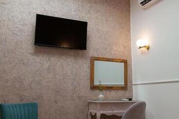 تختخواب و صبحانه Via Polonia   Boutique Studios Corfu