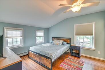 کلبه Charming Ballston Spa Home W/ Sauna & Private Pool