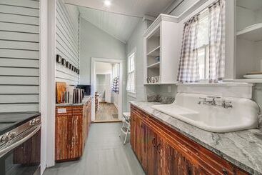Charming Historic Cottage In Downtown Natchez!