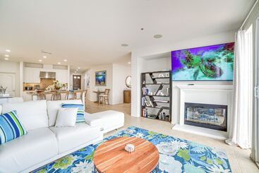 Coastal, Canal Front Oxnard Home ~ 1 Mi To Beach!