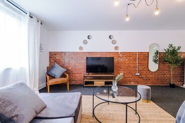 Elm Apartments