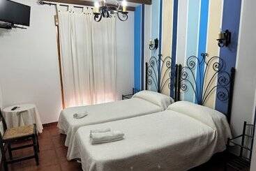 Hostal El Descanso Del Emperador - Jarandilla de la Vera
