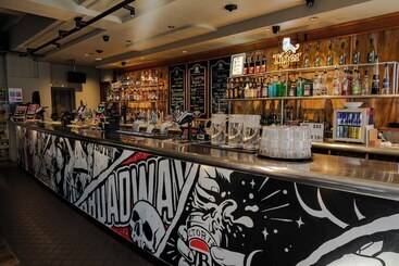 هتل Bar Broadway