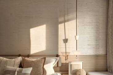 L Horloge