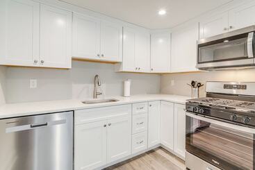 Newly Built North Wildwood Cottage, Walk To Beach!