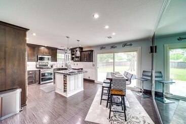 Peace & Tranquility  Home, 2 Mi To Downtown Tulsa