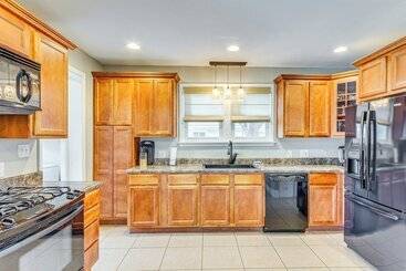 Pensacola Family Home W/ Fenced Yard: Pets Welcome