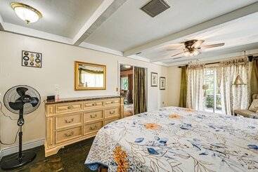Sprawling Fort Myers Home: Pool & Screened Lanai!