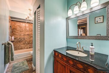 Sprawling Fort Myers Home: Pool & Screened Lanai!