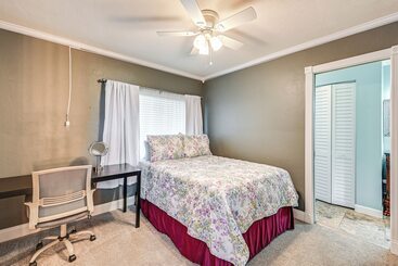 Sprawling Fort Myers Home: Pool & Screened Lanai!
