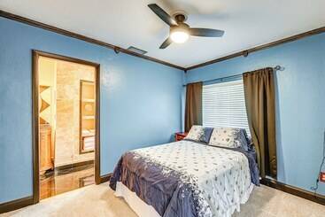 Sprawling Fort Myers Home: Pool & Screened Lanai!