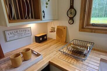 The Botanist   Luxury Cabin With Hot Tub Near York
