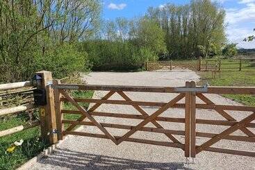 The Botanist   Luxury Cabin With Hot Tub Near York