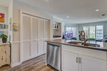 203 I Tidewater By Avantstay Beach Condo W/ Communal Pool!