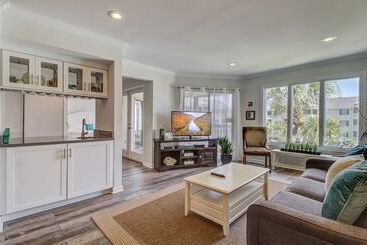 203 I Tidewater By Avantstay Beach Condo W/ Communal Pool!