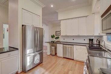 28 Beachwood West By Avantstay Close To Beach, Multiple Decks & Private Pool!