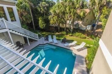 28 Beachwood West By Avantstay Close To Beach, Multiple Decks & Private Pool!
