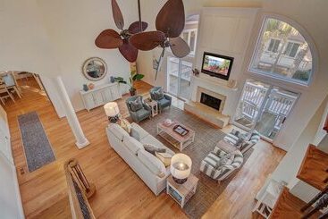 28 Beachwood West By Avantstay Close To Beach, Multiple Decks & Private Pool!