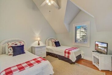 28 Beachwood West By Avantstay Close To Beach, Multiple Decks & Private Pool!