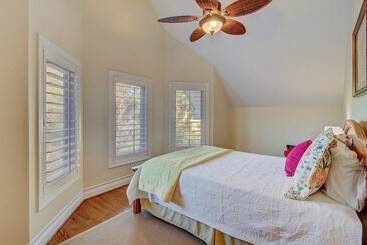 28 Beachwood West By Avantstay Close To Beach, Multiple Decks & Private Pool!