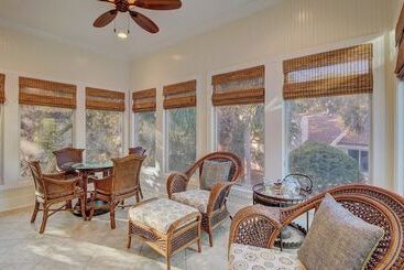 28 Beachwood West By Avantstay Close To Beach, Multiple Decks & Private Pool!