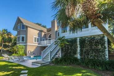 28 Beachwood West By Avantstay Close To Beach, Multiple Decks & Private Pool!