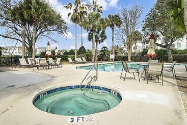 401 Yacht By Avantstay Marina View, Pool, Porch