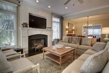 73 Grand Pavilion By Avantstay Corner Lot, Porch