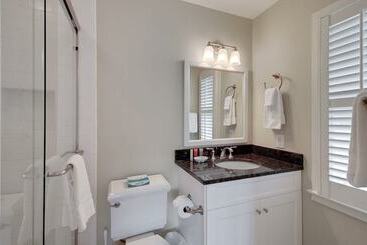 73 Grand Pavilion By Avantstay Corner Lot, Porch