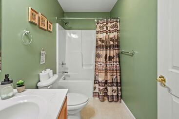 Alpine Serenity By Avantstay Beach + Lake Access Theater, Deck, Playroom