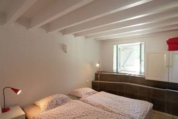 Atmospheric Gite With Large Terrace