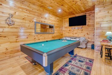 Bear Cove By Avantstay Hot Tub + Pool Table!