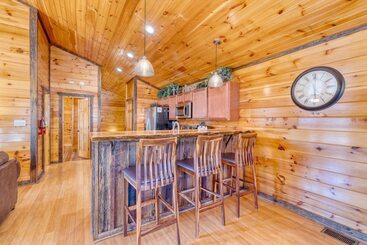 Bear Cove By Avantstay Hot Tub + Pool Table!