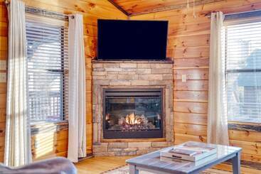 Bear Cove By Avantstay Hot Tub + Pool Table!