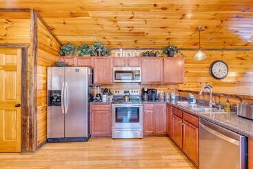 Bear Cove By Avantstay Hot Tub + Pool Table!