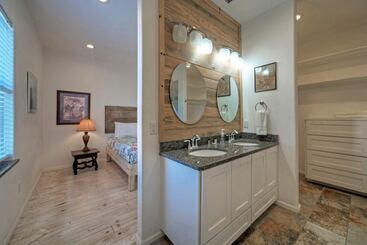 Shared Pool W/ Bay Views, Boat Dock Fishing Big Slough By Avantstay