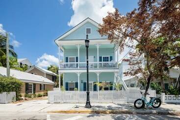 Blue Heron By Avantstay Pool & Bbq In Key West