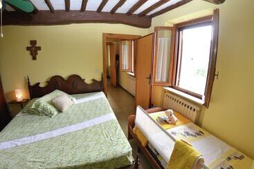 קוטג'' Casale On The Hills Between Lucca And The Sea, With Garden And Swimming Pool