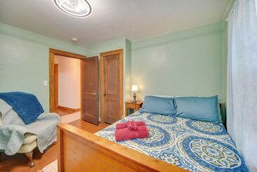 Charming Hampton Home ~ 7 Mi To Buckroe Beach!