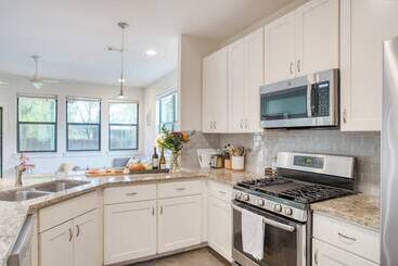 Clyde By Avantstay Great For Longer Stays, 12 Min To Downtown